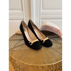 Giorgio Armani Gold Buckle Dusty Mauve Pink Suede Low Heel Black Bottom Pumps
